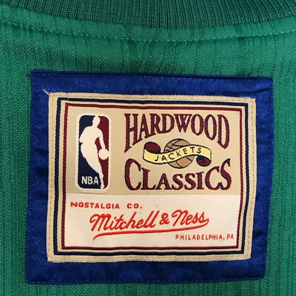 MITCHELL & NESS Dallas Mavericks HARDWOOD TRACK JACKET - Picture 9 of 10